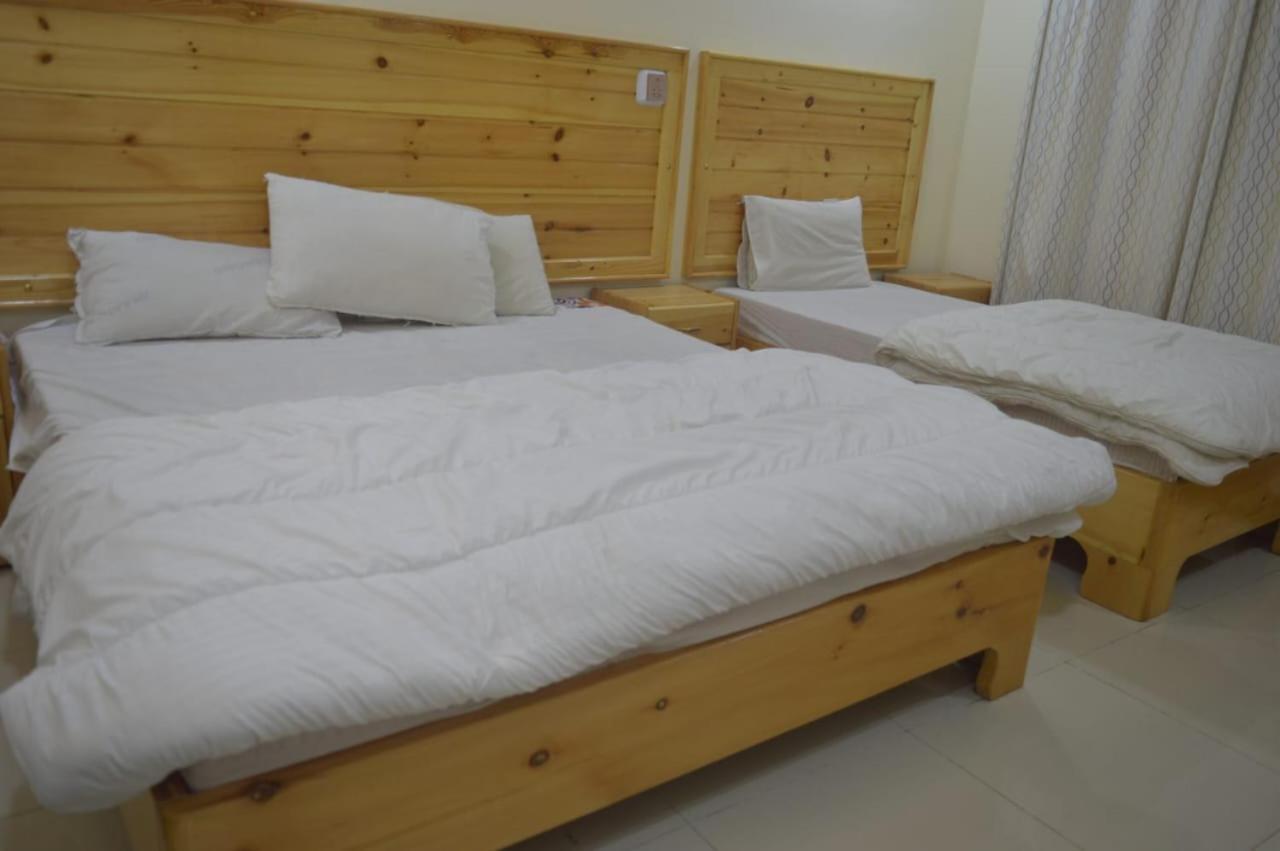 F R Darya E Swat Hotel Saidu Sharif Стая снимка